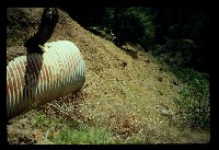 culvert_hanging_jacksopening_sm.jpg 27K