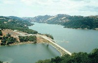 lake_sonoma__bridge_overlook.jpg 26K